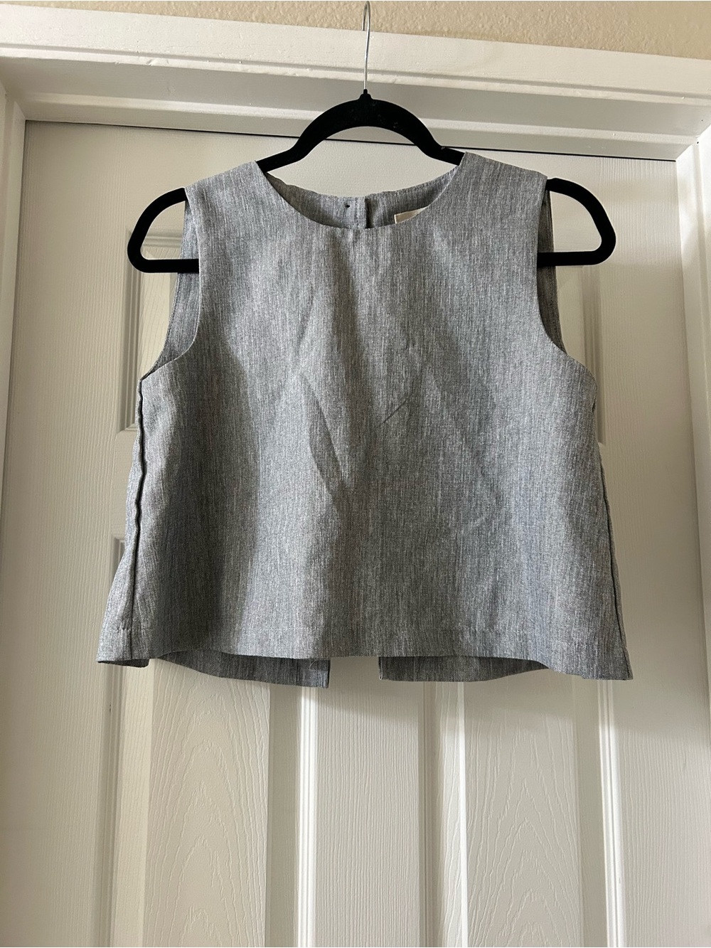Sleeveless Gray Linen-Blend Crop Top